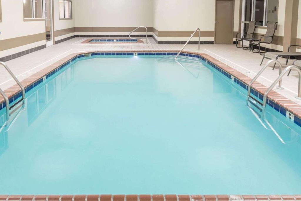 Quality Inn Гантінґтон Екстер'єр фото