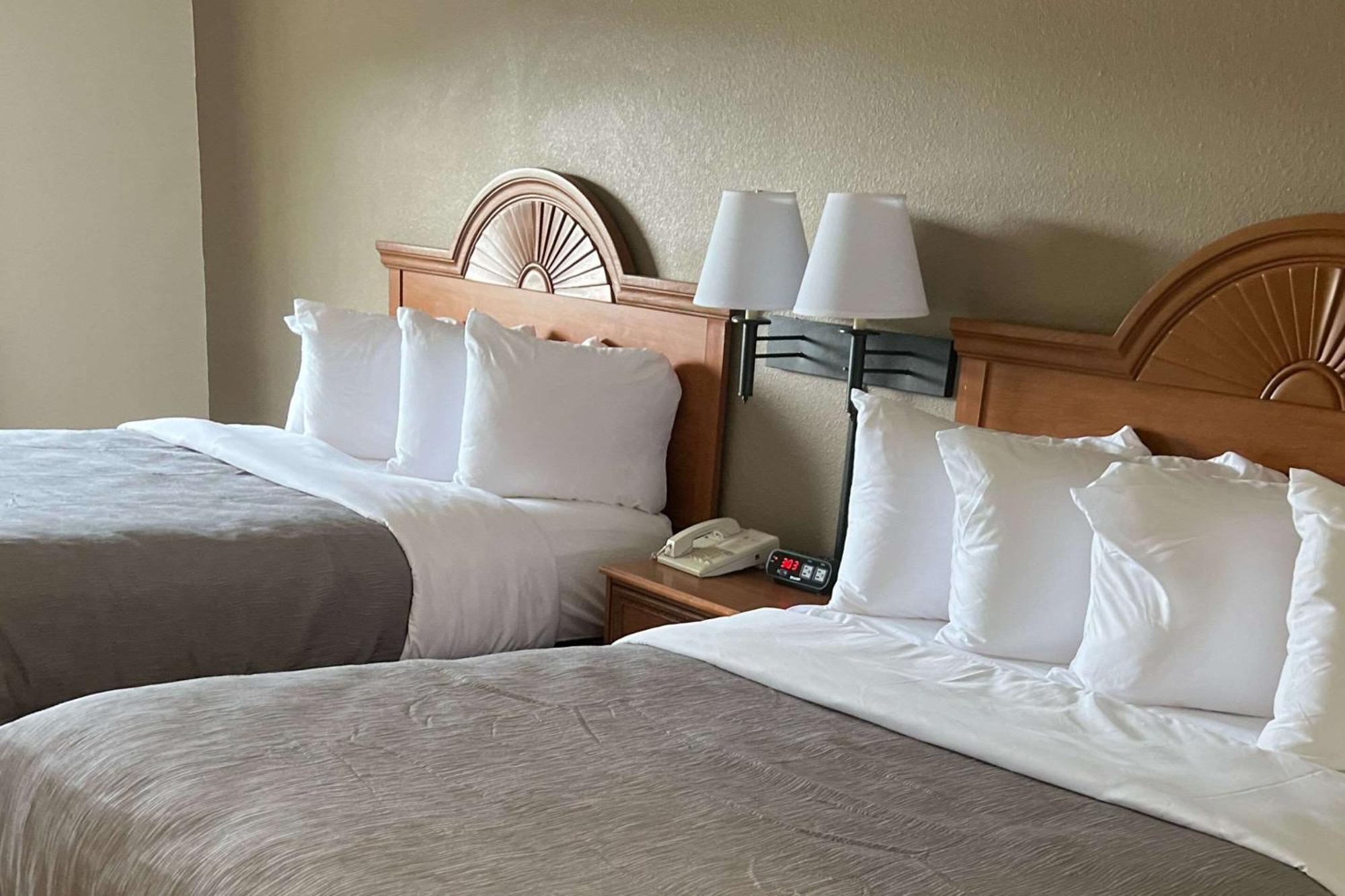 Quality Inn Гантінґтон Екстер'єр фото