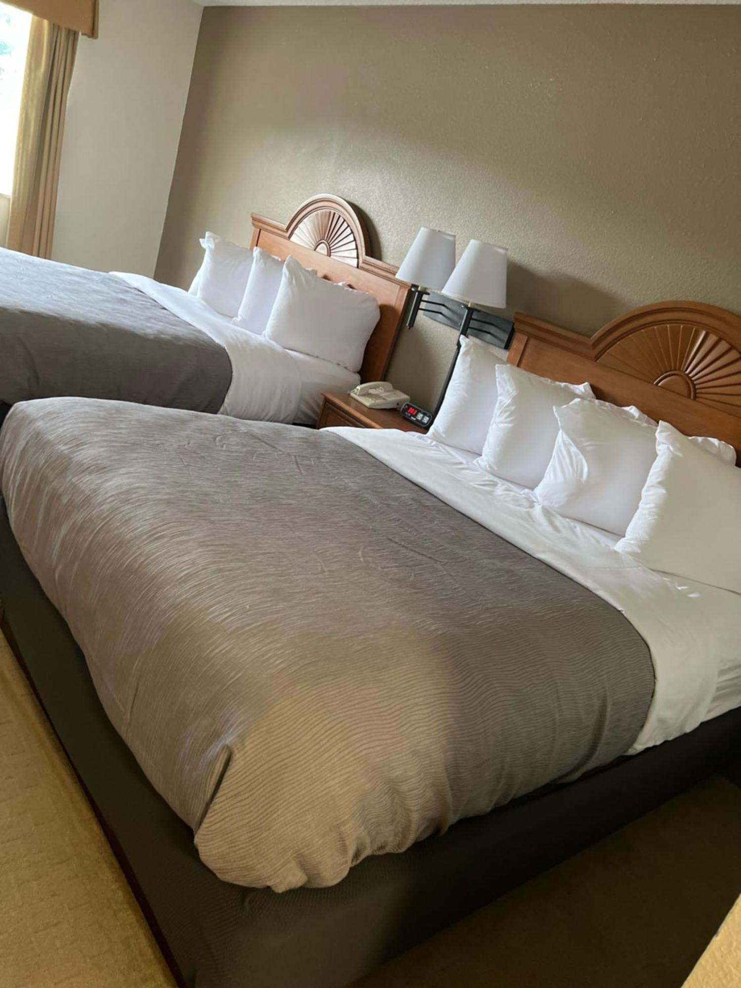 Quality Inn Гантінґтон Екстер'єр фото